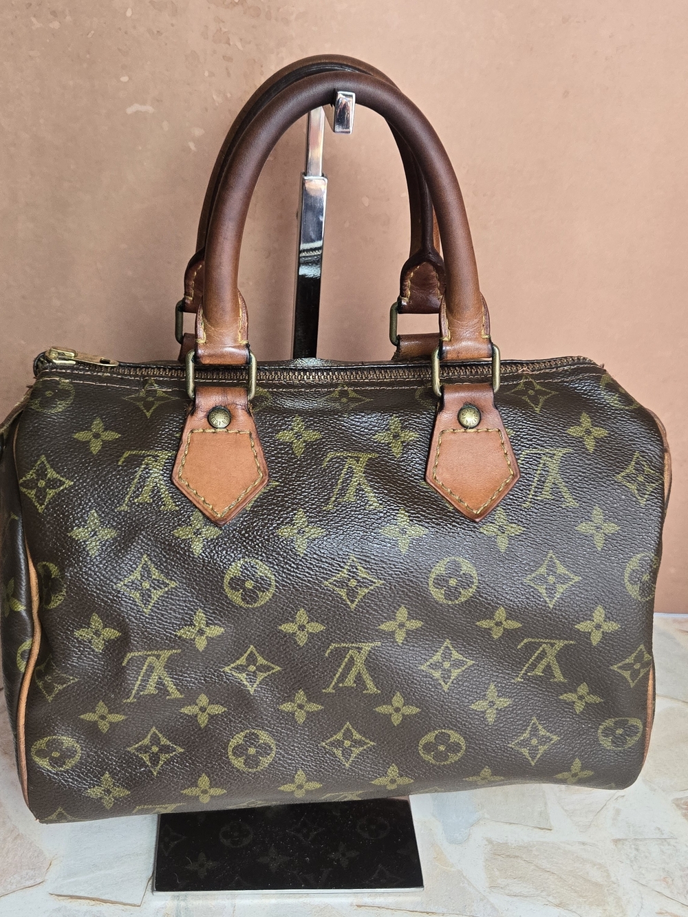 VINTAGE 1970s Louis Vuitton Monogram Speedy 25 - French Co. Lic.